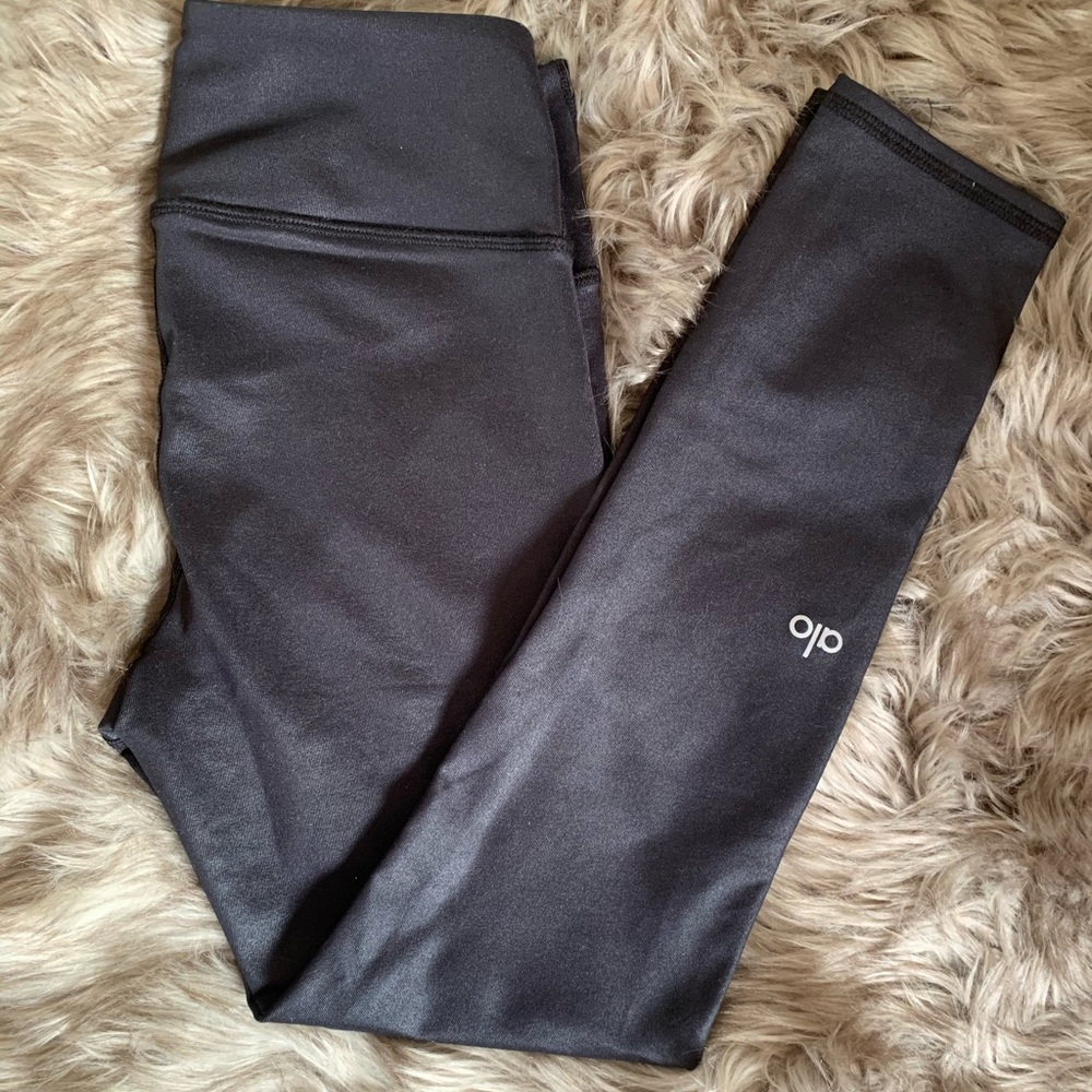 never worn ALO Yoga